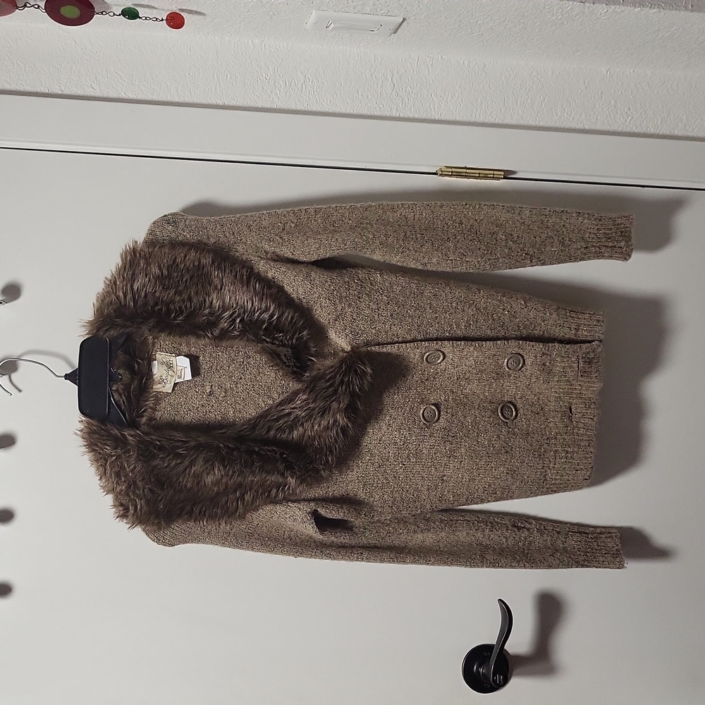 Women's sweater
